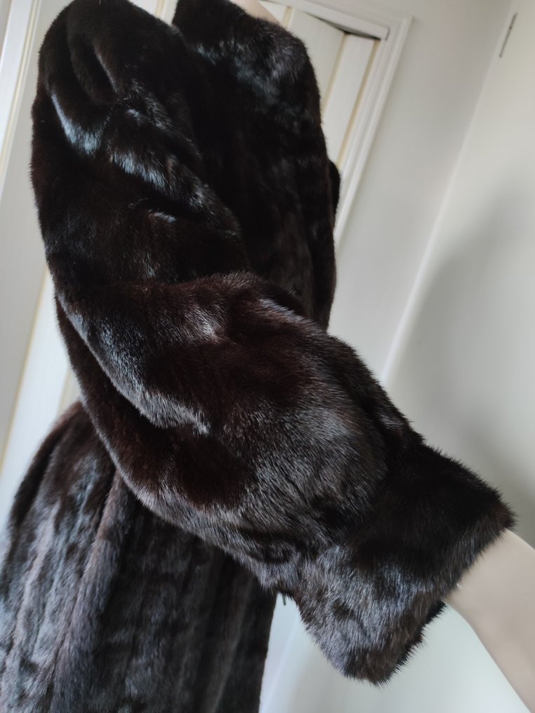 Artisan Furrier - Abrigo de piel #4.3