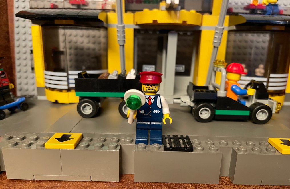 Lego Set - 4513 - World City - Grand Central Station #4.3