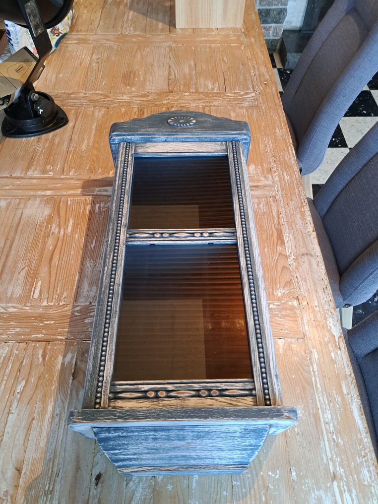 Atelier Lamote - Klaas Lamote - Armário - Resgate Caçado - Madeira - Não é um relógio #1.0