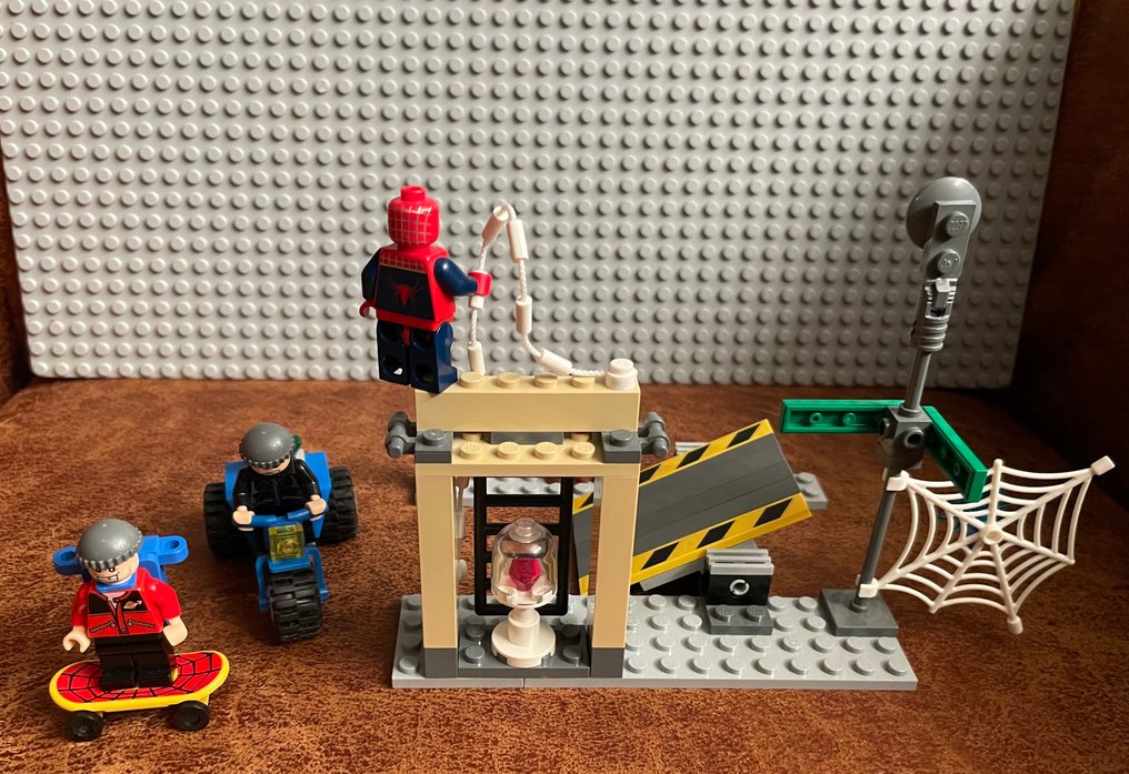 LEGO Set - 4853 - Spider-Man - Spider-Man's Street Chase #1.0