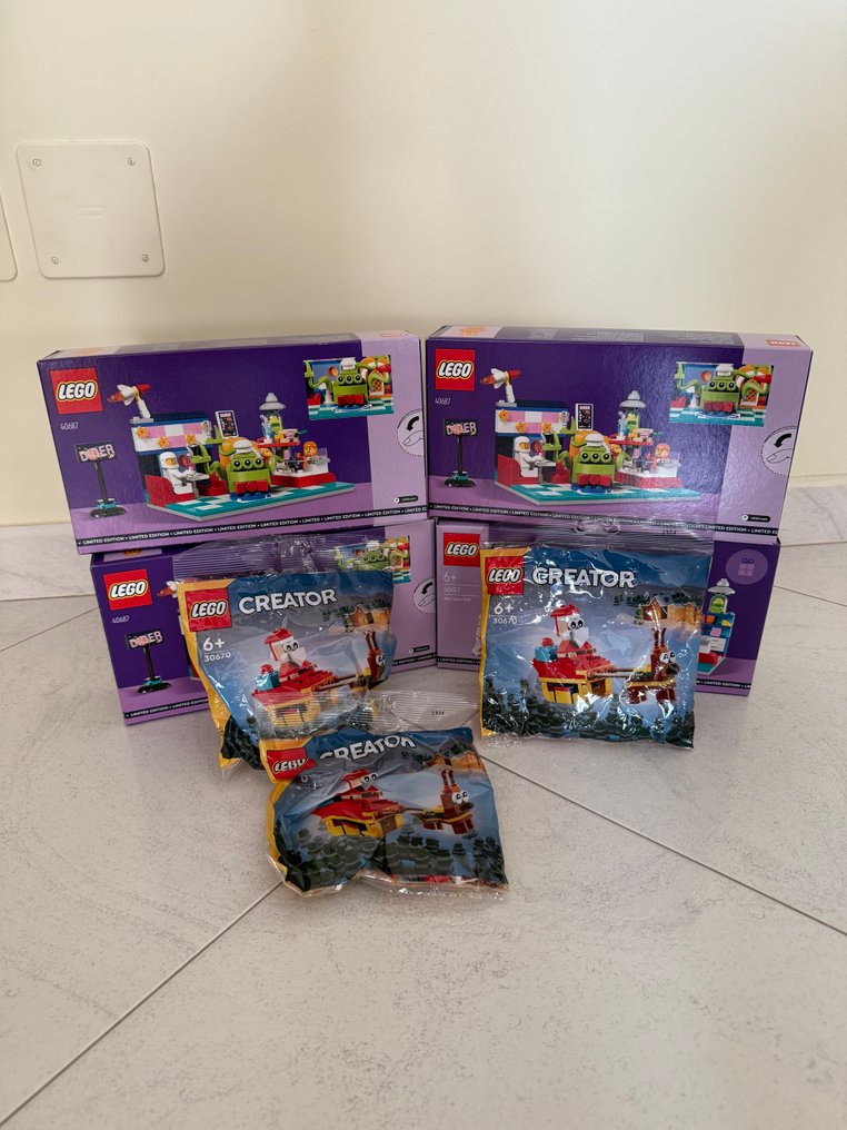 Lego Set - Space - Lego 40687 Alien Space Diner e Lego 30679 #1.0