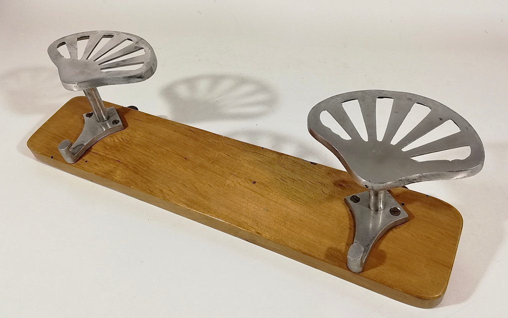 Κρεμάστρα παλτό - Κλασικό σχέδιο 1940 - Αλουμίνιο, Ξύλο #1.0