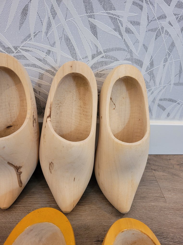 Wall decoration - 16 Klompen (waarvan 5 paar en 6 losse modellen) - Netherlands #4.3