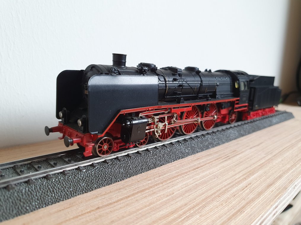 Märklin H0 - 33951 - Locomotora de vapor con ténder (1) - BR03 - DB #1.0