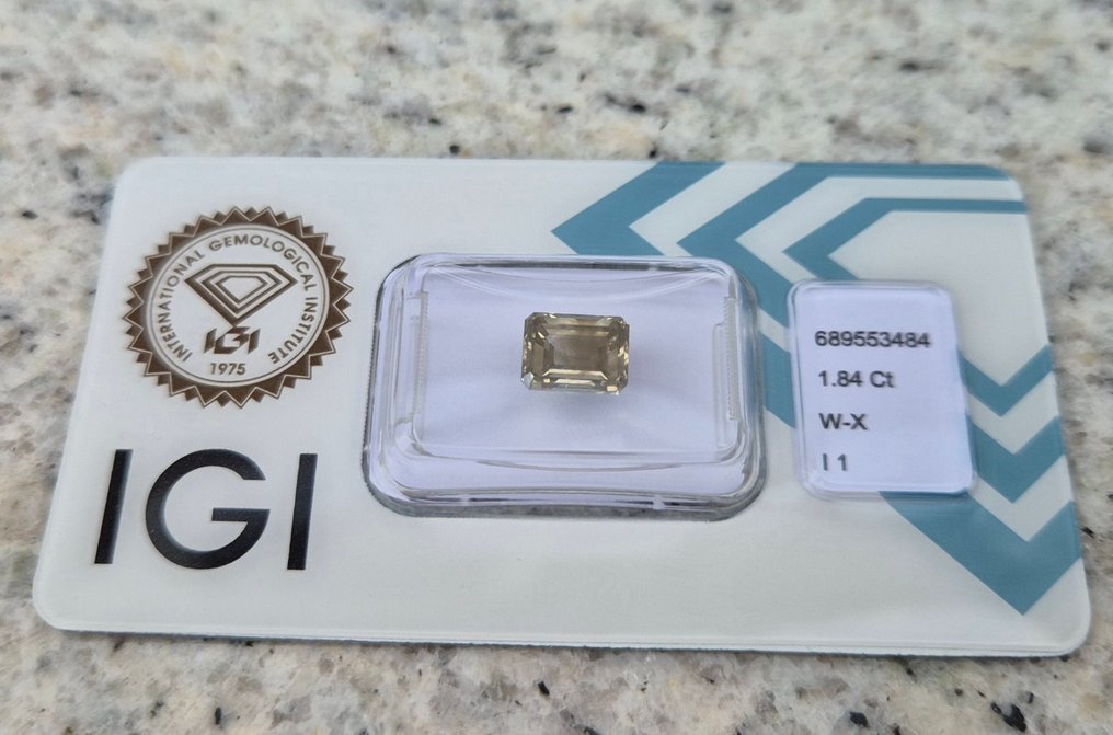 Fără preț de rezervă - 1 pcs Diamant  (Natural)  - 1.84 ct - Smarald - I1 - IGI (Institutul gemologic internațional) - W-X Color #1.0
