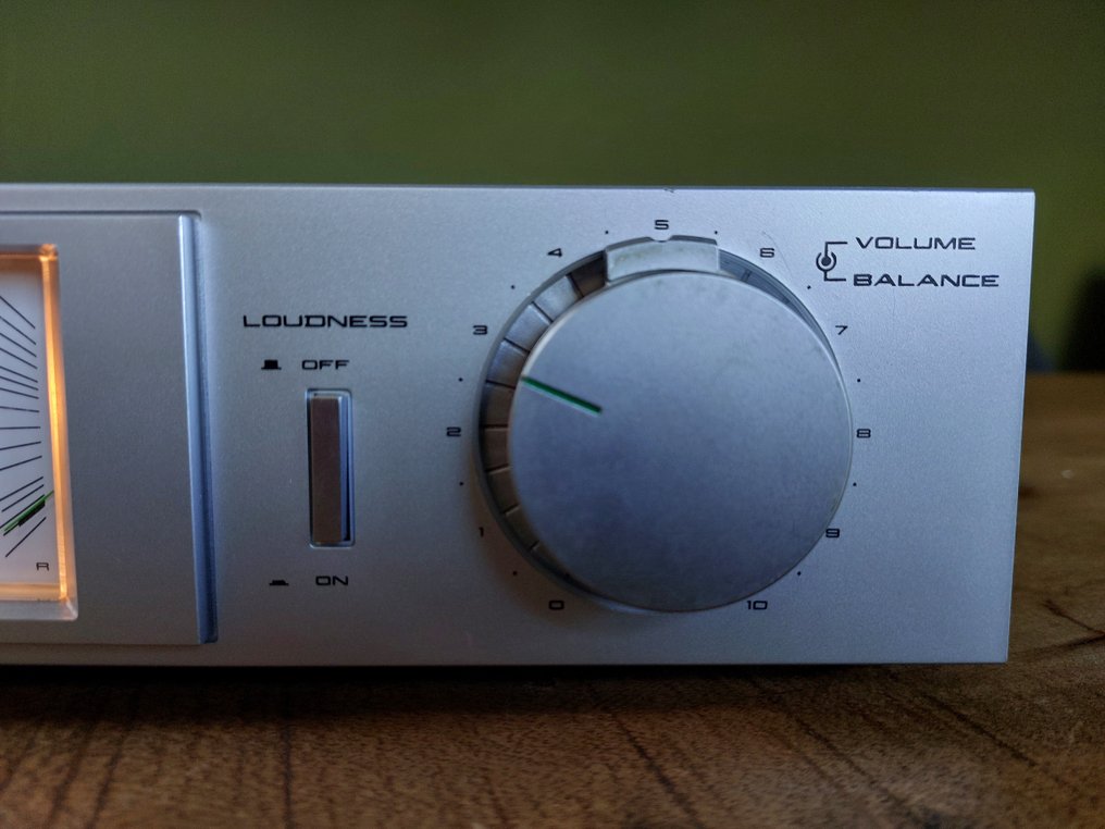 Akai - AM-U01 固態整合式擴大機 #3.2