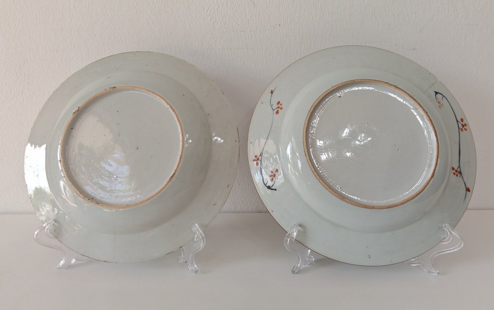 Plate (2) - Porcelain - Two Kangxi plates #1.0
