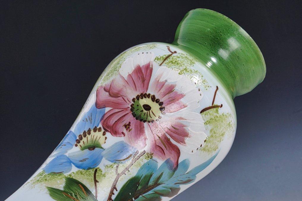 Βάζο -  Οπαλίνιο γυάλινο βάζο με χειρογραφικό διακοσμημένο με λουλούδια, ιστορισμός • Μποχέμια • περίπου - Γυαλί οπαλίνης #2.1