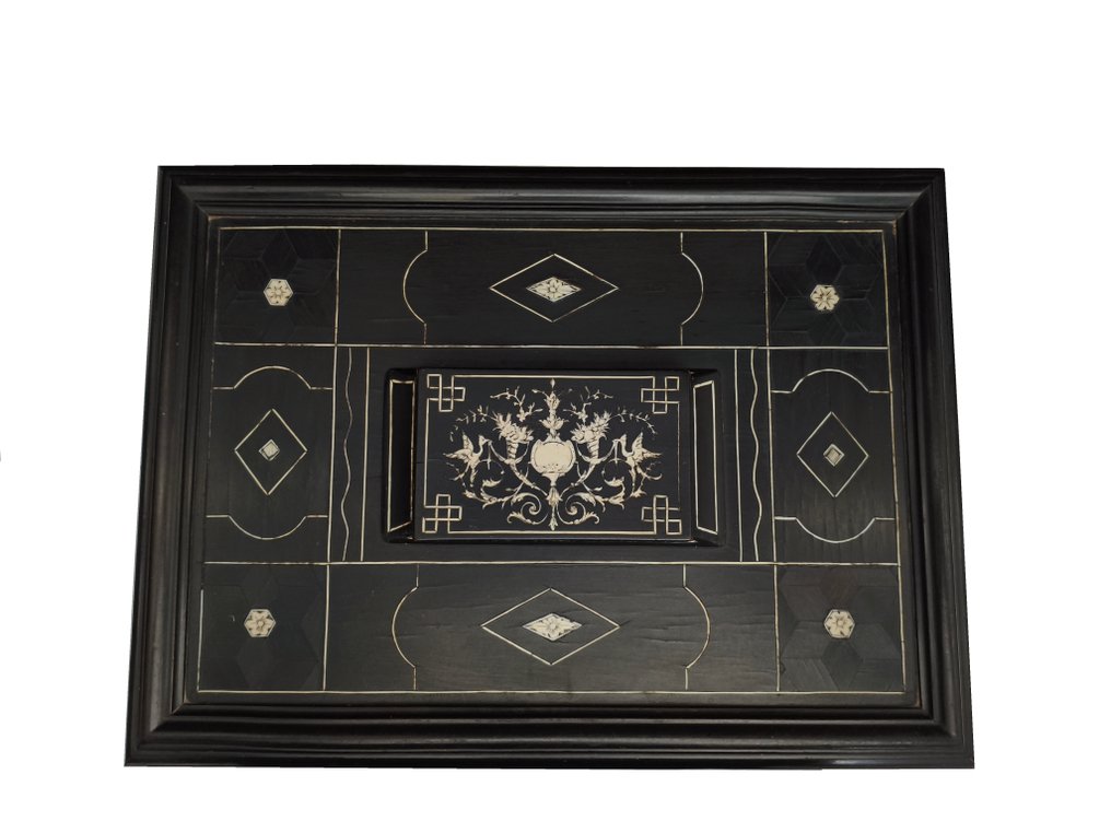 珠宝盒 - 镶嵌于 Griffons - 骨, 木 #4.3