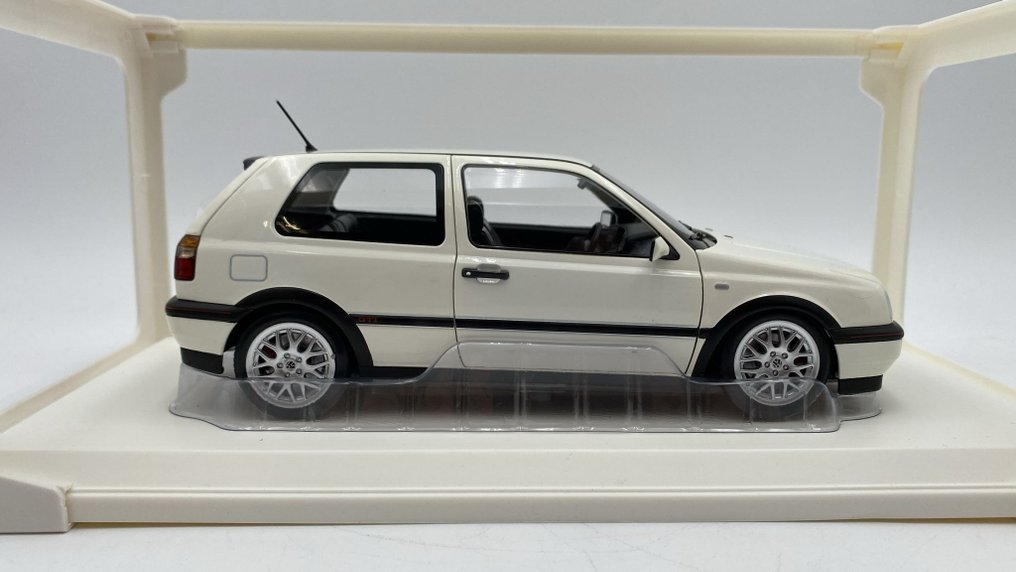 Norev 1:18 - Model car - Volkswagen Golf GTI 1996 20 Years Anniversary Edition - (cod.C28) #4.3