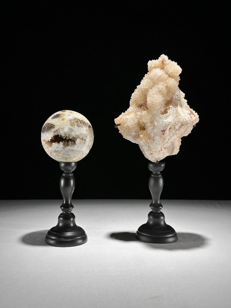无底价——精彩的石英水晶套装对 球体与簇群展示在定制支架上- 2000 g - (2) #1.0