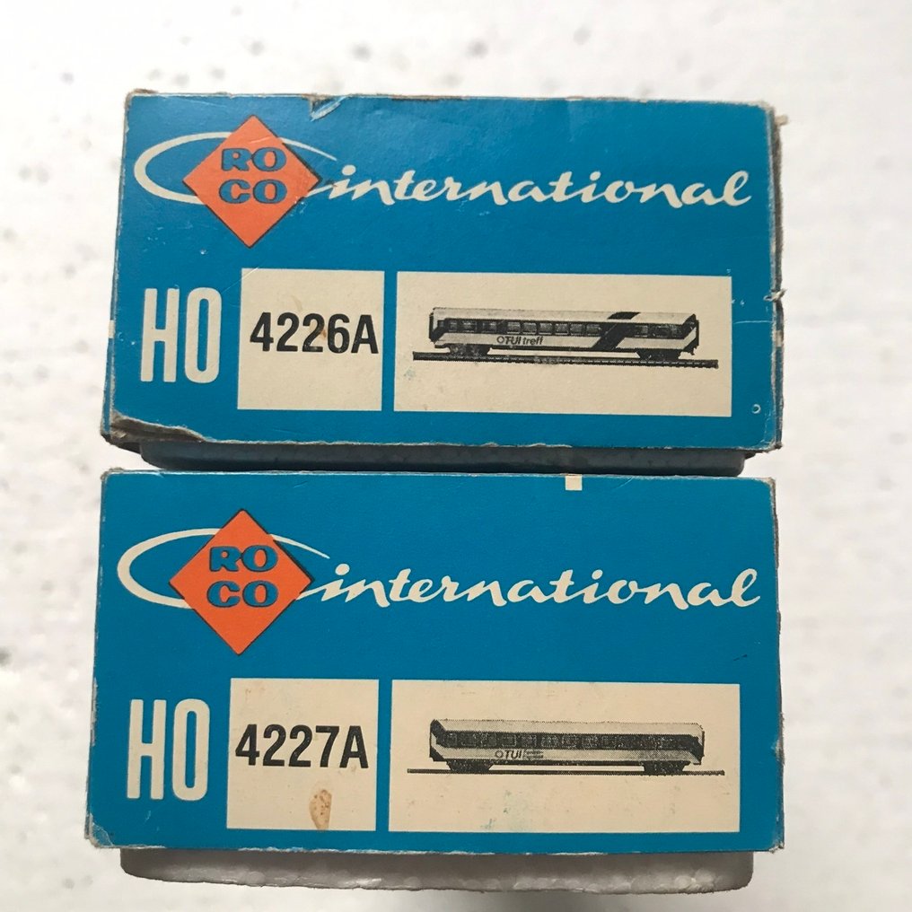 Roco H0 - 4226A, 4227A - Βαγόνι τρένου μοντελισμού (2) - Σετ βαγονιών σε χρωματική ταυτότητα TUI/TUI Ferien Express. - TUI #1.0