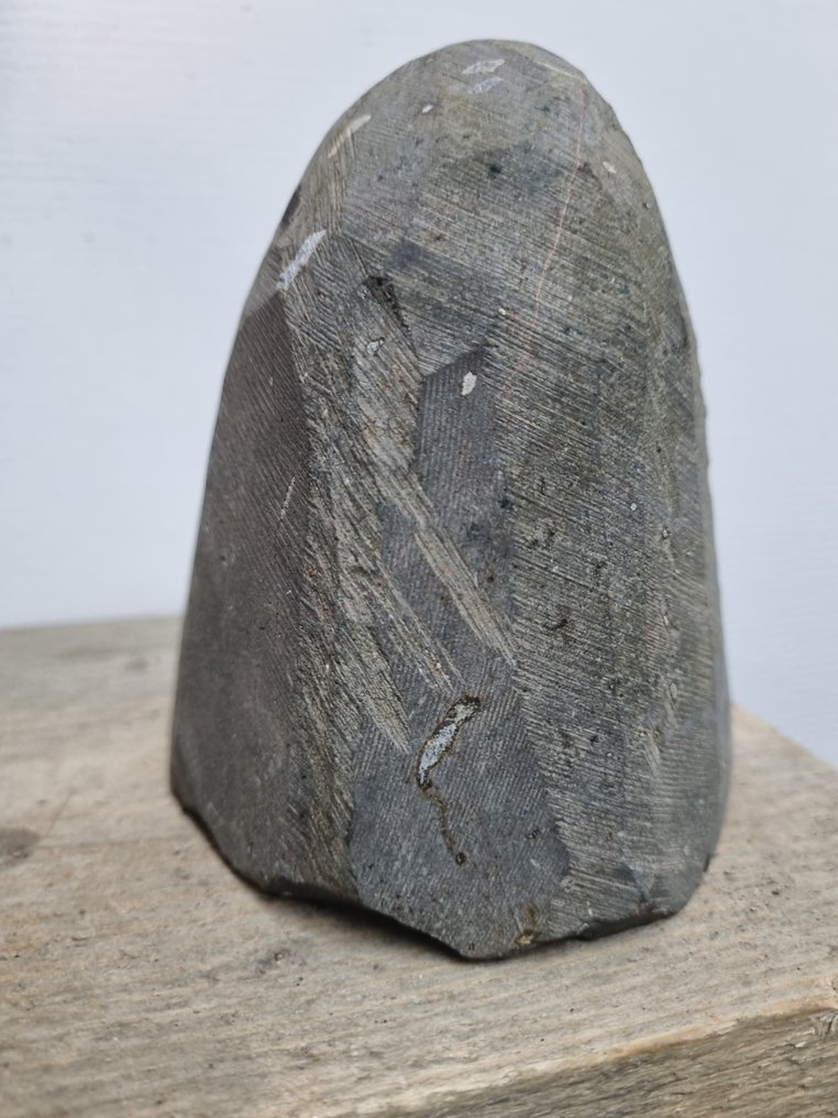 高品质 - 大紫水晶 奢侈品展示架上的集群 - 高度: 120 mm - 宽度: 105 mm- 1058 g #3.2