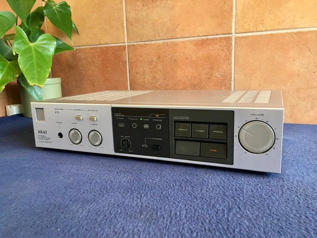 Akai - AM-A1 Solid state geïntegreerde versterker #1.0