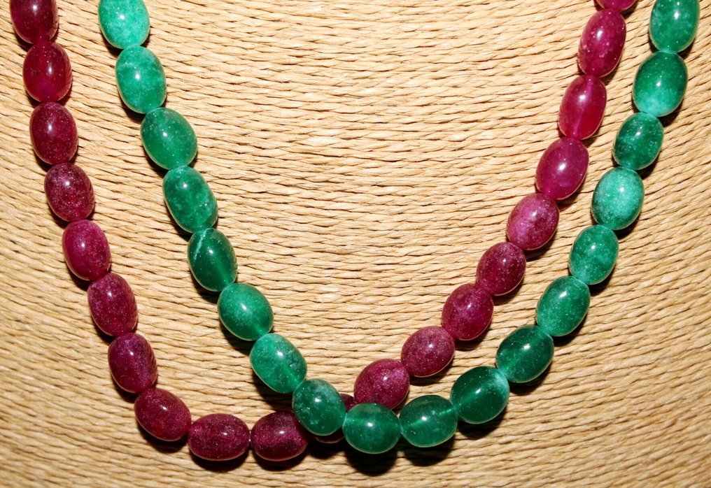 非常漂亮的项链，手工制作的红宝石和翡翠椭圆形珠子——总重541克拉。 珠宝- 108.2 g - (2) #1.0