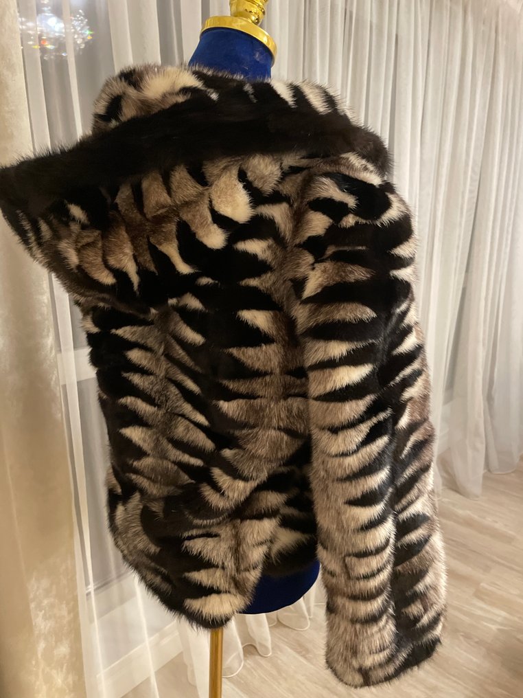 Artisan Furrier - Abrigo #3.2