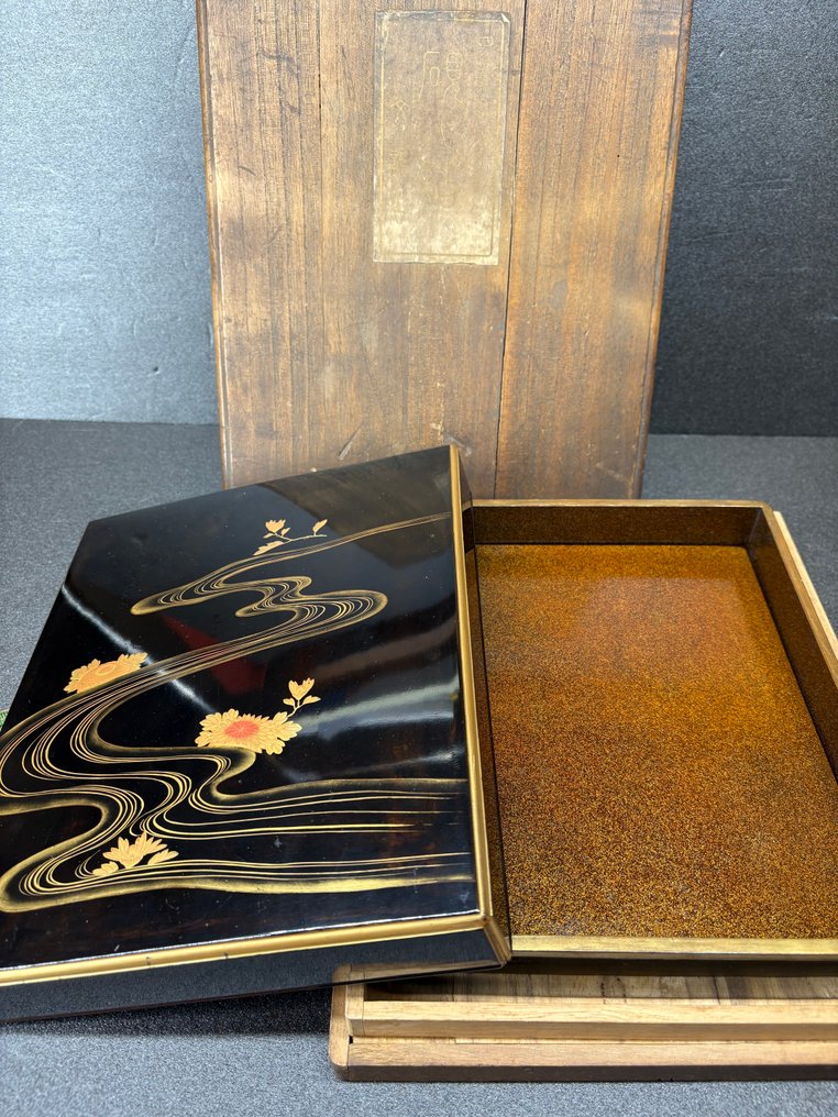 愛好盒 - 明治–大正时期金彩細密花蒔絵硯箱 #1.0