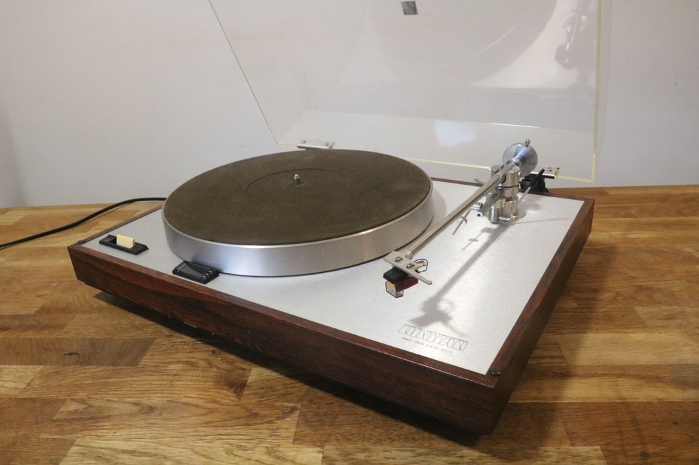 Luxman - PD272 Turntable #1.0