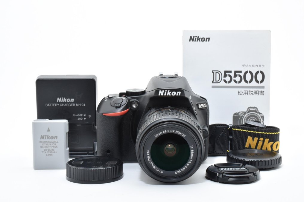 Nikon D5500 (2109 click) + AF-S DX NIKKOR 18-55mm F3.5-5.6G VR II (Near Min) E96 Câmera reflex digital (DSLR) #1.0