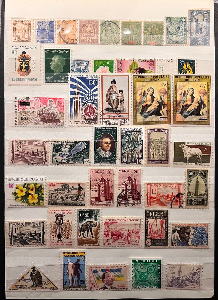 西班牙 / 梵蒂冈 / 邮政历史 法国人 / 新西兰 / 法国殖民地 1897/1989 - 邮票块/ 邮政历史及其他 - Unificato 2020.  680€ #2.1