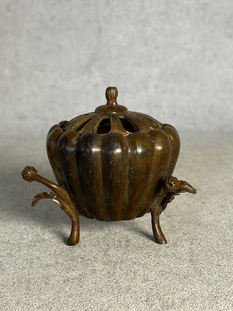 Wierookbrander inclusief sokkel - Brons - China - Eind 20e eeuw #1.0