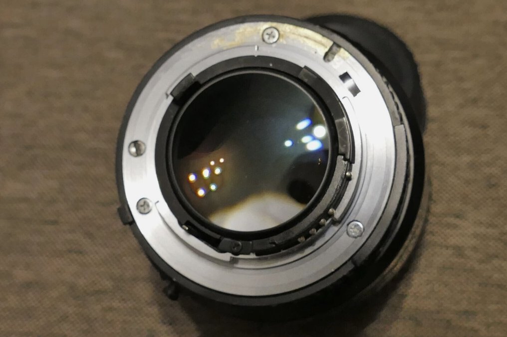 Nikon AF Nikkor 1,8/85mm + funda + filtro + parasol metálico Objectif principal #4.3