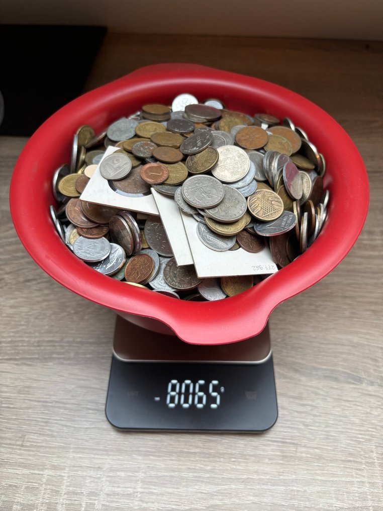 Κόσμος. Lot van 8 kilo wereldmunten (geen penningen)  (χωρίς τιμή ασφαλείας) #1.0