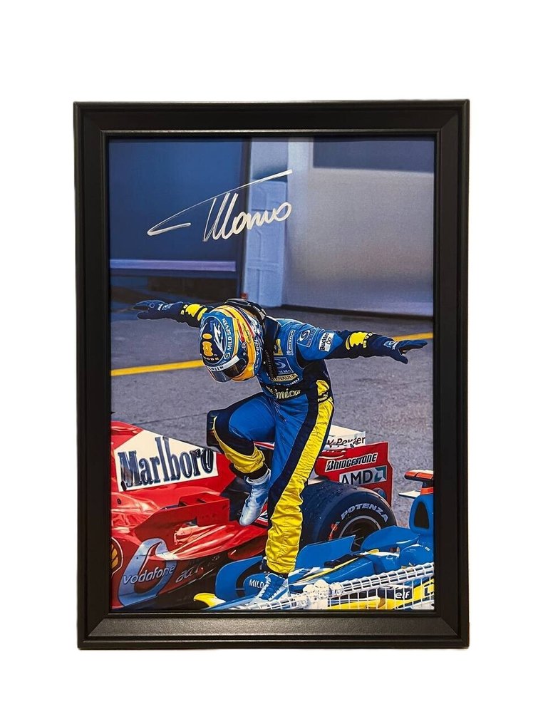 Renault F1 - Celebratory Pose - 费尔南多·阿隆索 - 照片  #1.0