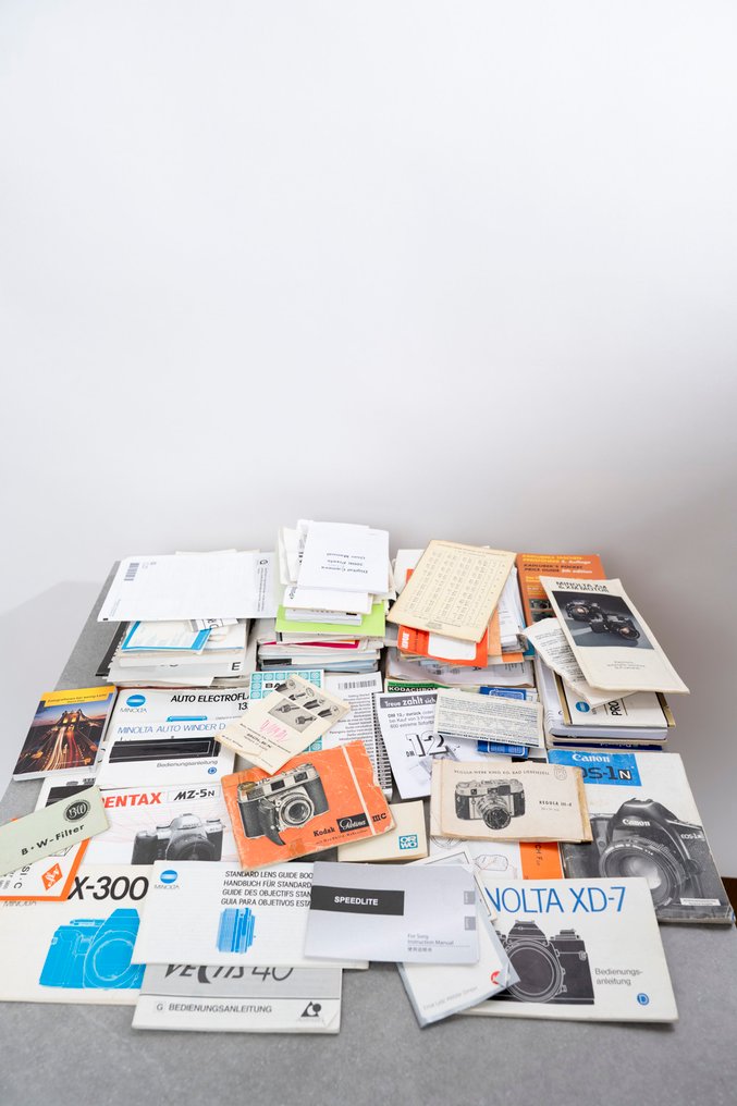 Kodak, Minolta, Pentax, Agfa, ORWO, Bauer, Polaroid, Panasonic, Canon, Bolex, Sony, Sigma, Metz, Braun, Olympus camera manuals and brochures Analogt kamera #1.0