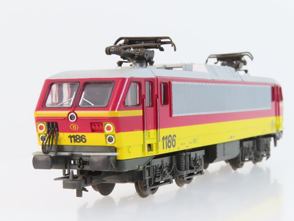 Lima H0 - o.a. uit set 149817 P - Togsett (1) - 5-delt togsett 'Benelux' med E-lok serie 1600, fire-akslede hurtigrutetogvogner i 1. og 2. klasse, - NMBS, NS #4.3