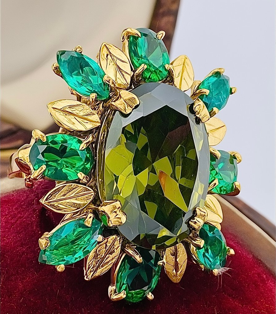 Ingen mindstepris - Ring - 9 kt. Gulguld, Sølv Peridot - Smaragd #2.1