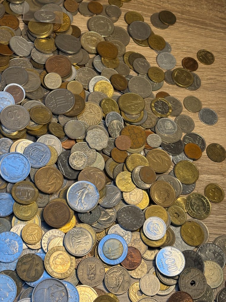 Κόσμος. Lot van 8 kilo wereldmunten (geen penningen)  (χωρίς τιμή ασφαλείας) #3.2