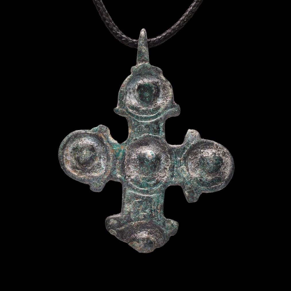 Μεσαιωνική, εποχή σταυροφόρων Μπρούντζος Μενταγιόν σταυρού, που συμβολίζει τις Πέντε Αγίες Πληγές του Χριστού και την ιερή αφοσίωση.  (χωρίς τιμή ασφαλείας) #1.0