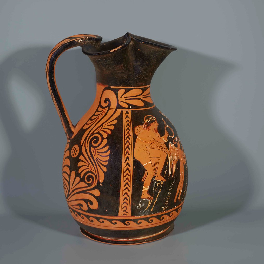 古希腊 陶瓷 带有爱神和阿芙罗狄蒂的奥伊诺刻瓶。测试用。公元前4世纪。高34厘米。归属于Python。 #3.2