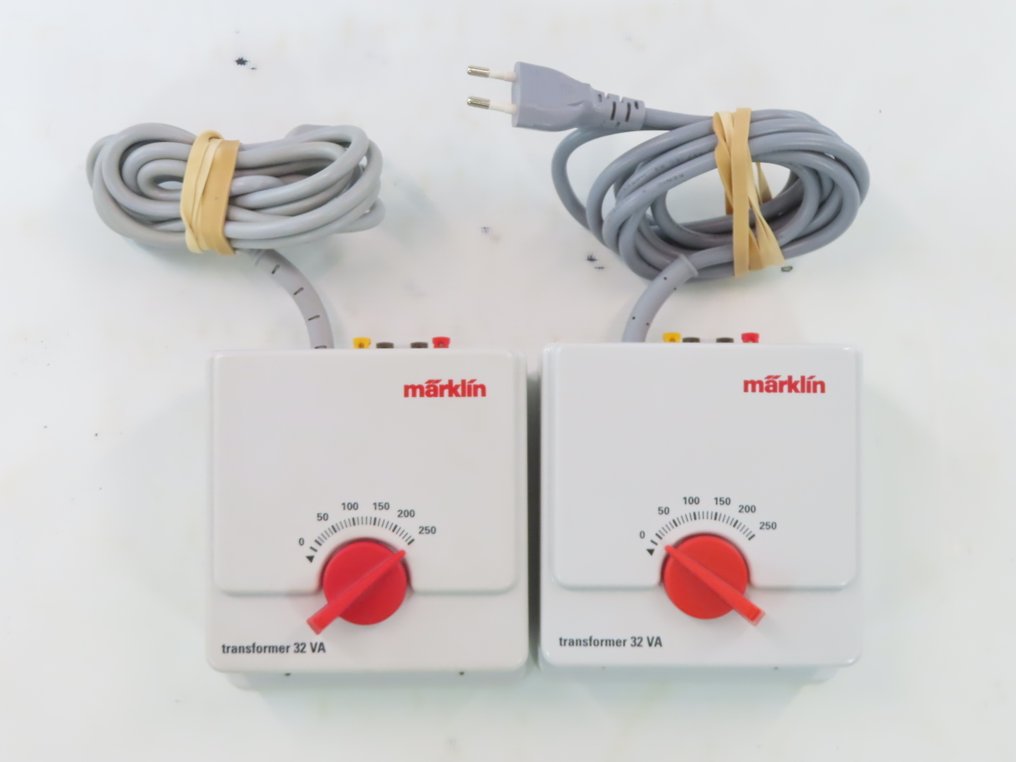 Märklin H0 - 6647 - 模型火車控制單元 (2) - 2x 32VA 强力列车电压调节器/变压器 #3.2