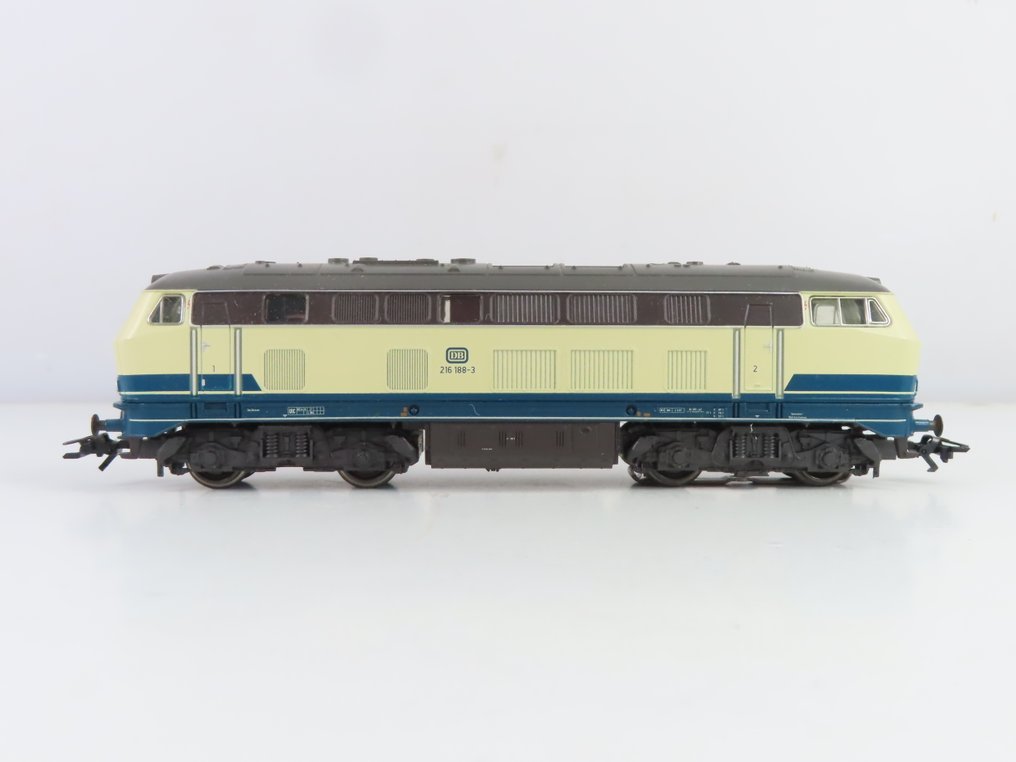 Märklin H0 - 3374 - Diesel lokomotiv (1) - BR 216, Digital Delta - DB #1.0