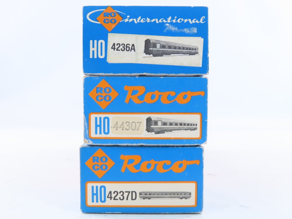 Roco H0 - 4236A/44307/4237D - Modelltog passasjervogn (3) - 3x 4-etasjes sneltogvogner, første og andre klasse - NMBS #4.3