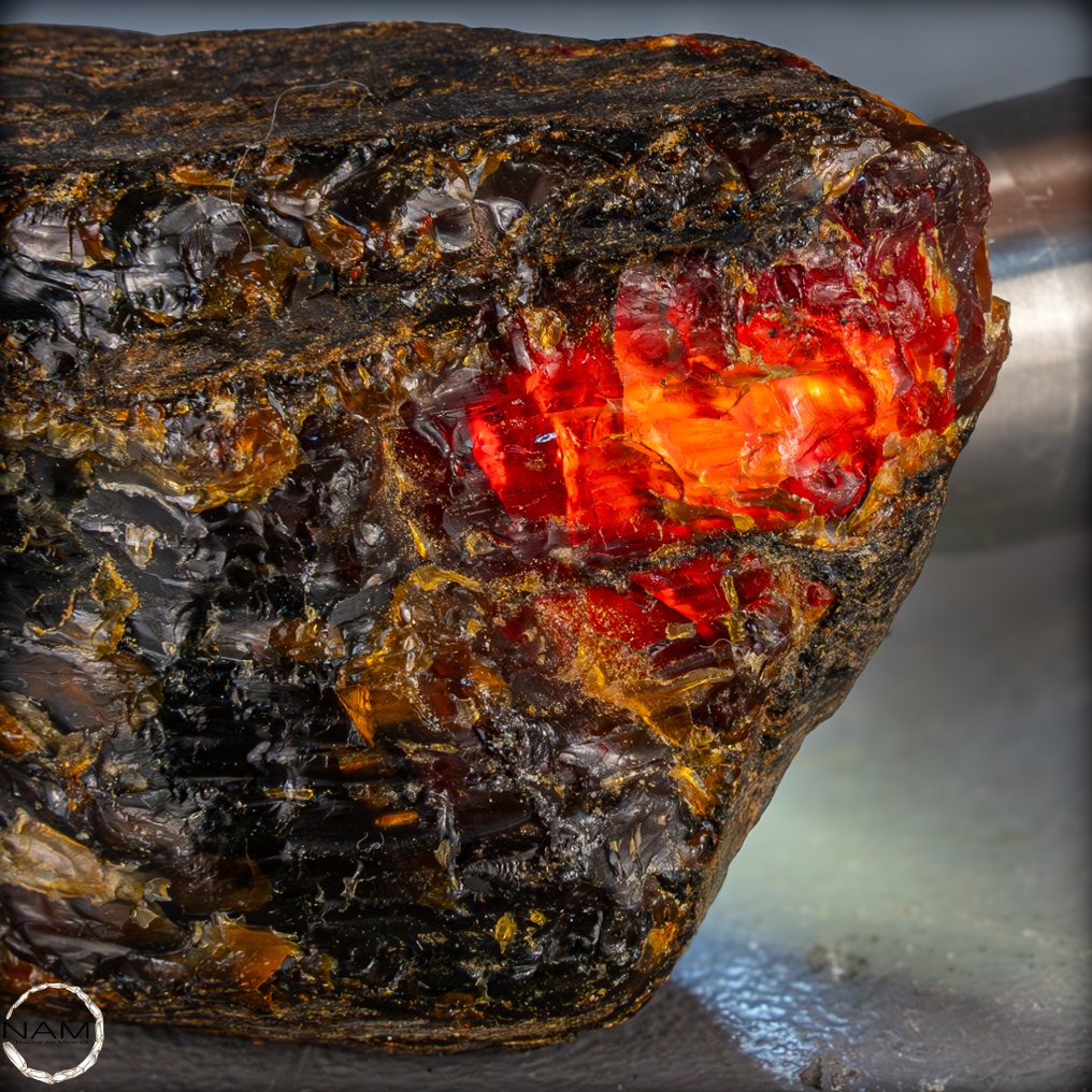 天然的红色琥珀 过去时代的熊熊烈火- 90.57 g #3.2