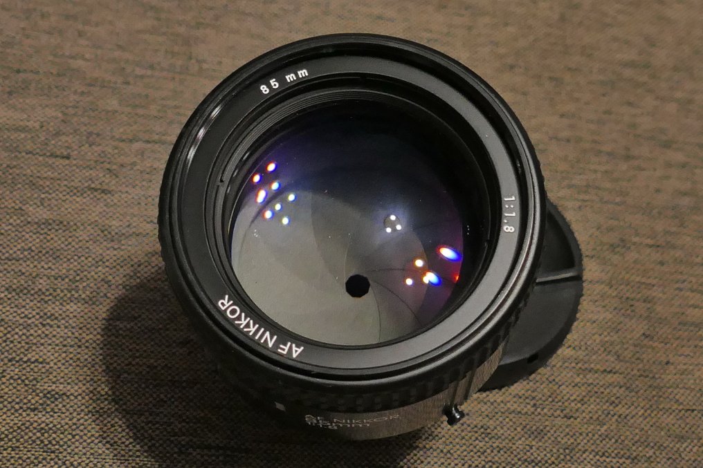 Nikon AF Nikkor 1,8/85mm + funda + filtro + parasol metálico Objectif principal #2.1