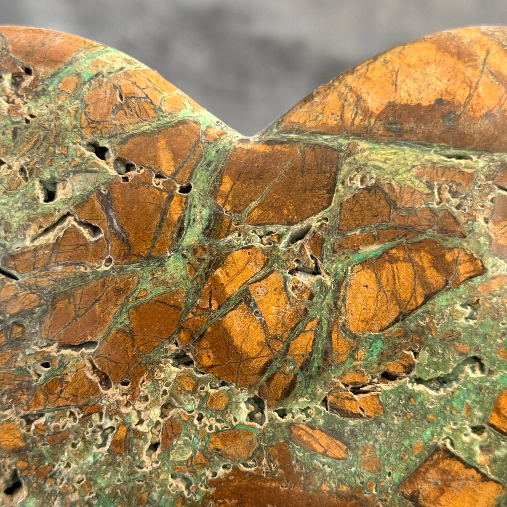 Χωρίς ελάχιστη τιμή - Υπέροχο ζεύγος πράσινης Smithsonite. Σε σχήμα καρδιάς σε προσαρμοσμένες βάσεις.- 3100 g - (2) #4.3