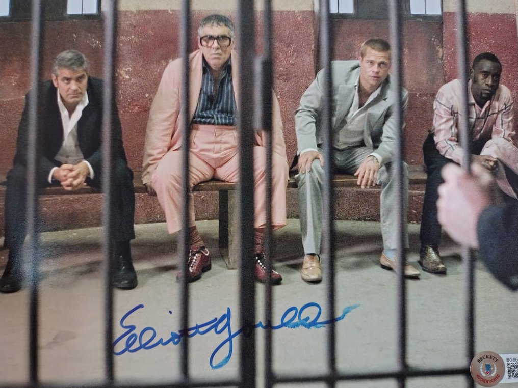 Ocean's Eleven - Elliott Gould - Autograph, Photo with Beckett COA #3.2