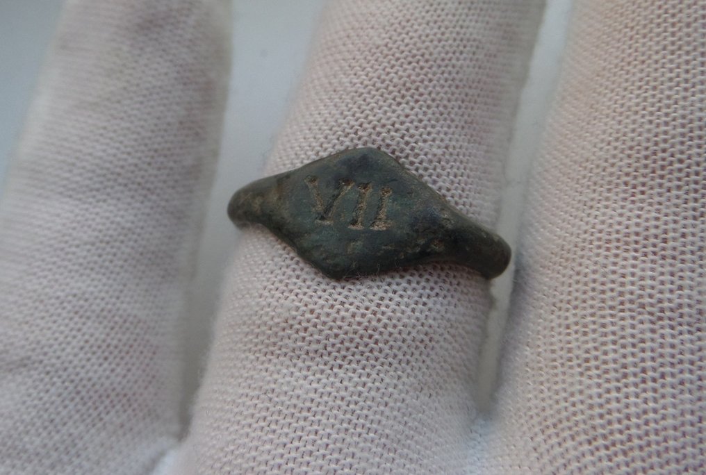 Αρχαία Ρωμαϊκή Μπρούντζος Δαχτυλίδι λεγεωνάριου της Λεγεώνας VII Claudia #1.0