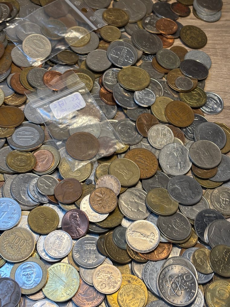 Κόσμος. Lot van 8 kilo wereldmunten (geen penningen) (χωρίς τιμή ασφαλείας) #3.2