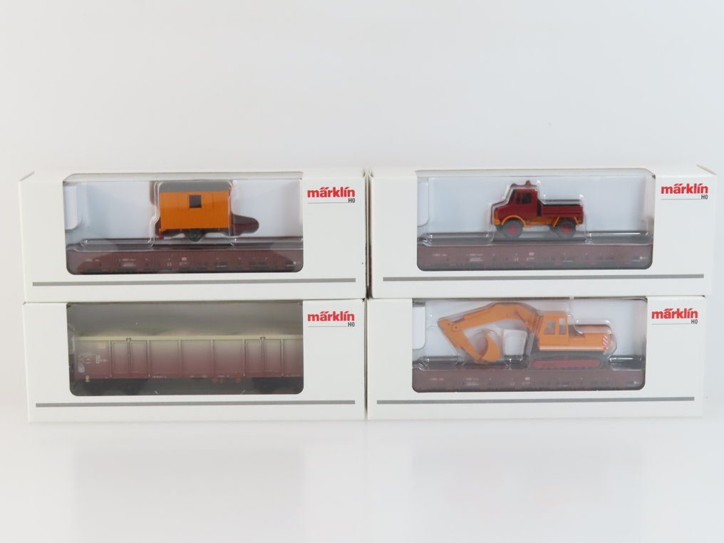 Märklin H0 - 00753-21/09/03 - Modellvonat teherfuvarozás (4) - Három darab két tengelyes platót szállító jármű ásási/munkagépekkel és négy tengelyes magas nyitott - DB #3.2