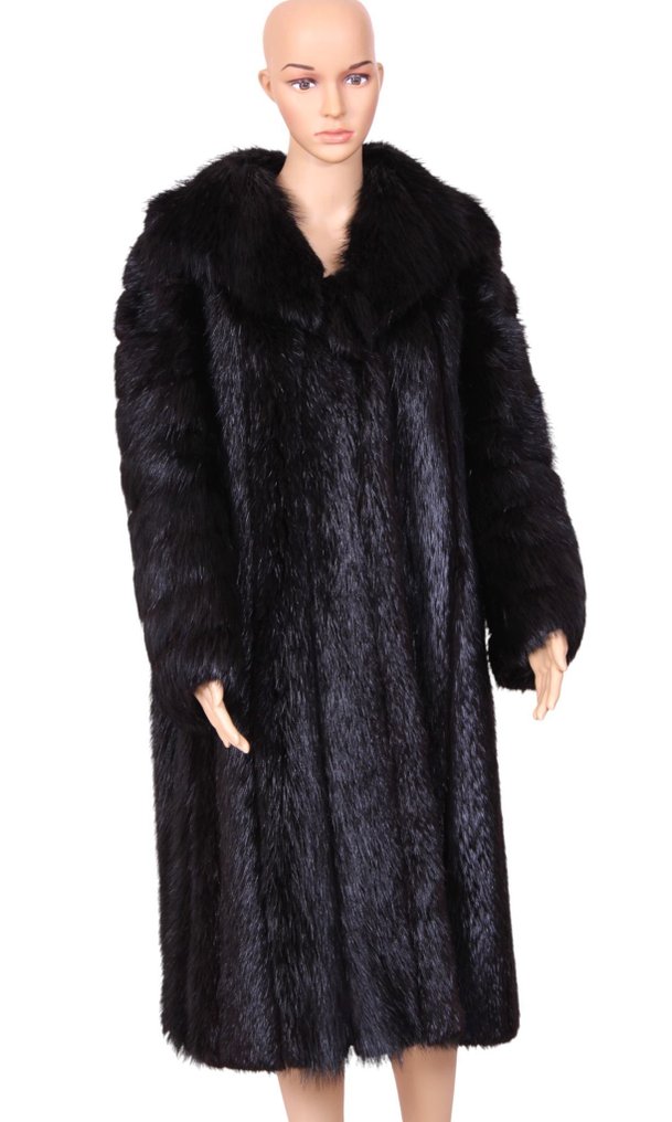 Artisan Furrier - Abrigo de piel #1.0