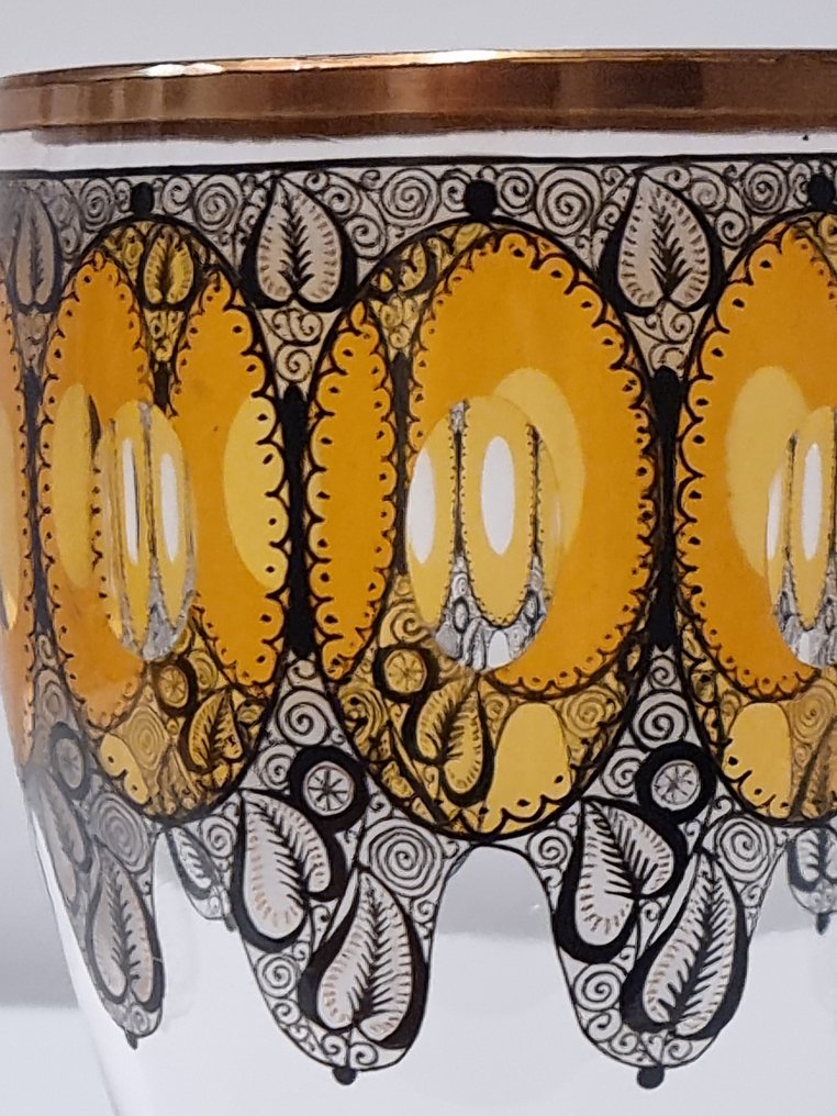 Josef Heinrich & Co - Adolf Beckert - 烧杯 - 玻璃 - 高贵的黑色珐琅彩绘 #1.0