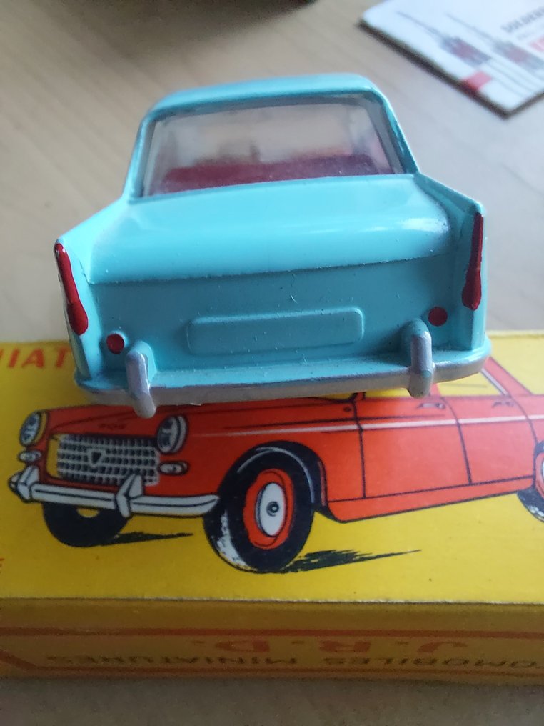 J.R.D. 1:43 - Modelauto - Peugeot 404 Berline, Ref.151, Boxed #4.3