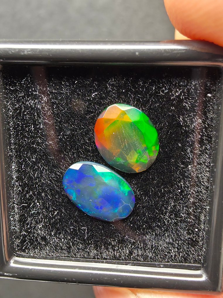 1,68 tcw schwarzer Opal facettiert- 0.37 g - (2) #1.0