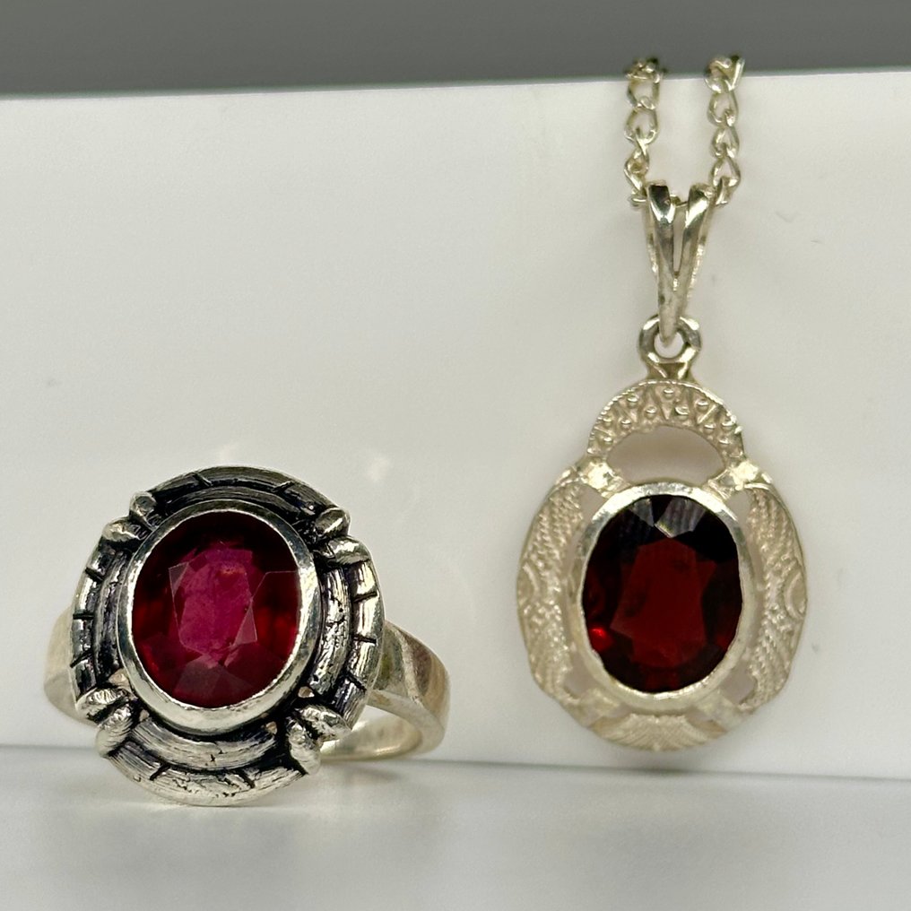 沒有保留價 - 兩件珠寶套裝 925纯银戒指和吊坠项链，天然款 石榴石 #2.1