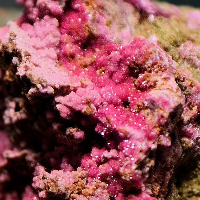 砷酸镁钙石 水晶矩晶体 - 高度: 5 cm - 宽度: 3 cm- 88 g #3.2